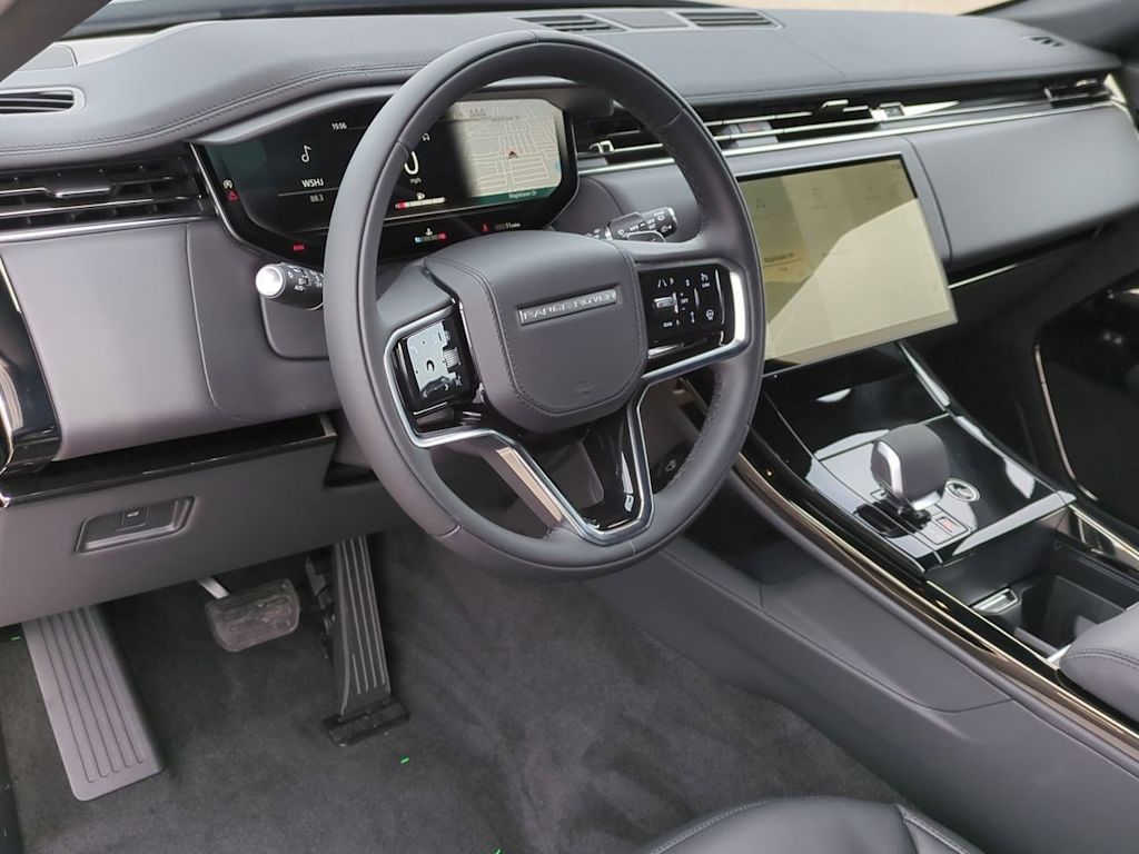 Thumbnail: 2025 Land Rover Range Rover Sport - 2