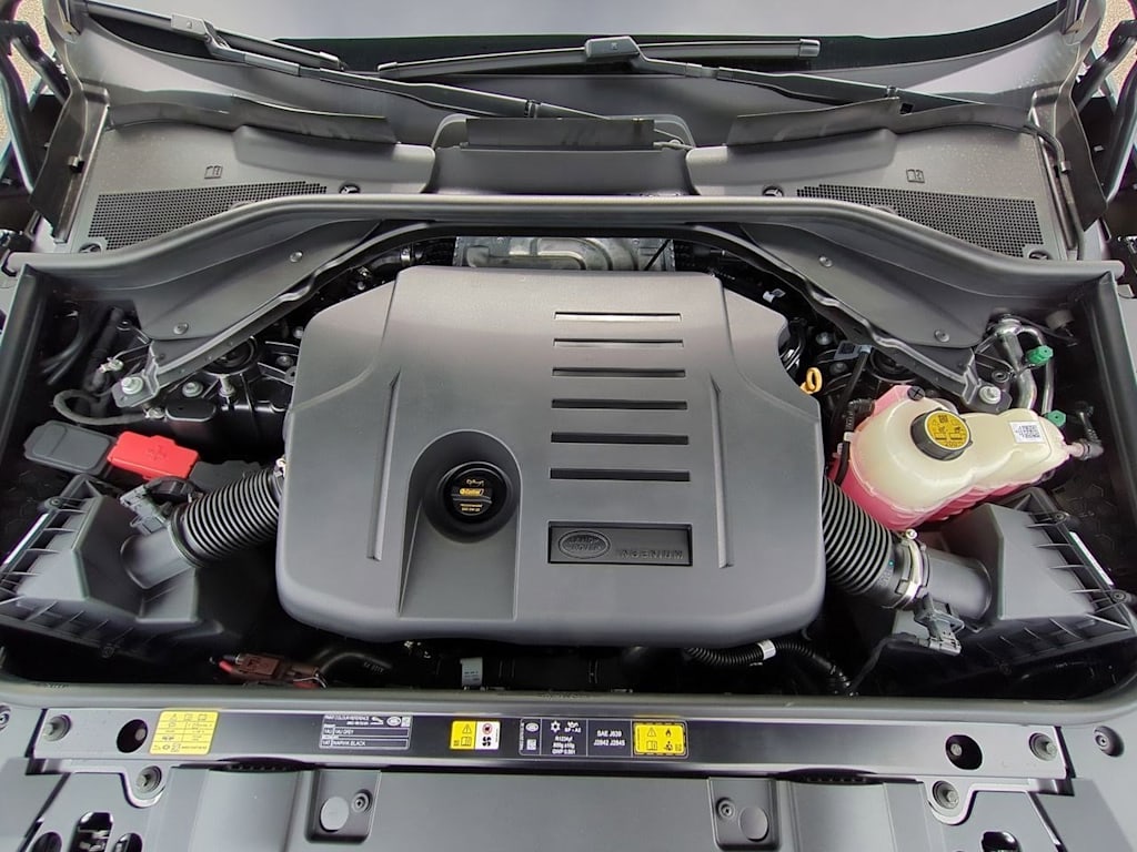 Thumbnail: 2025 Land Rover Range Rover Sport - 9