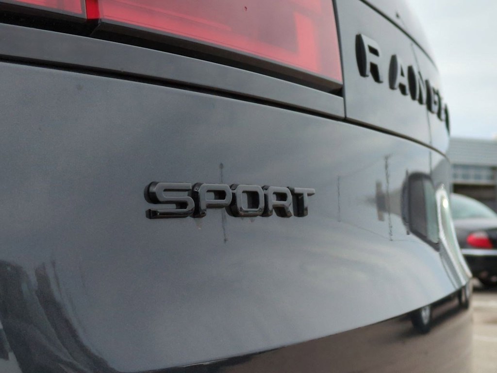 Thumbnail: 2025 Land Rover Range Rover Sport - 7