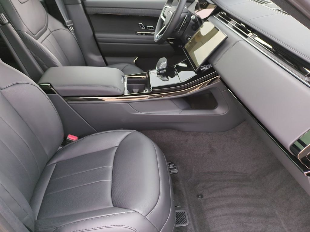 Thumbnail: 2025 Land Rover Range Rover Sport - 12