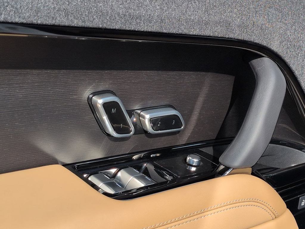Thumbnail: 2026 Land Rover Range Rover Sport - 25