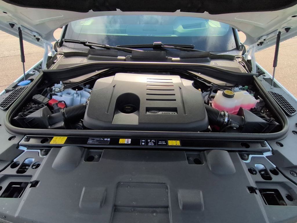 Thumbnail: 2026 Land Rover Range Rover Sport - 8