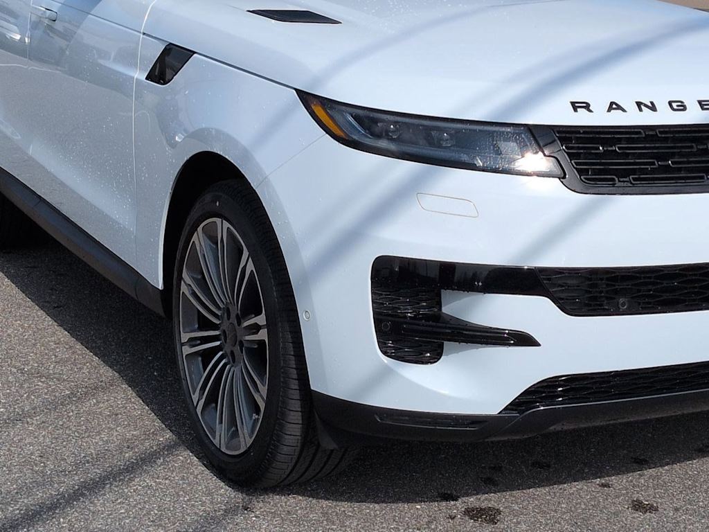 Thumbnail: 2026 Land Rover Range Rover Sport - 6