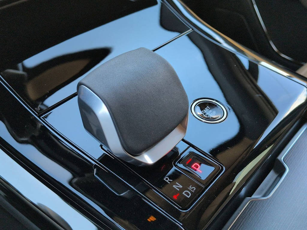 Thumbnail: 2026 Land Rover Range Rover Sport - 37