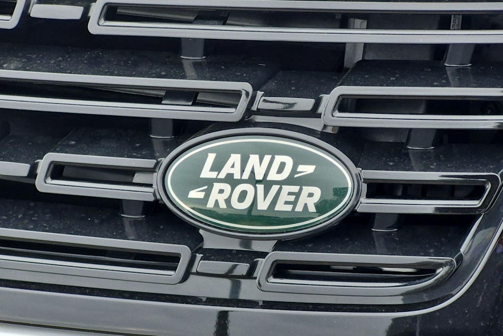 Thumbnail: 2026 Land Rover Range Rover Sport - 7