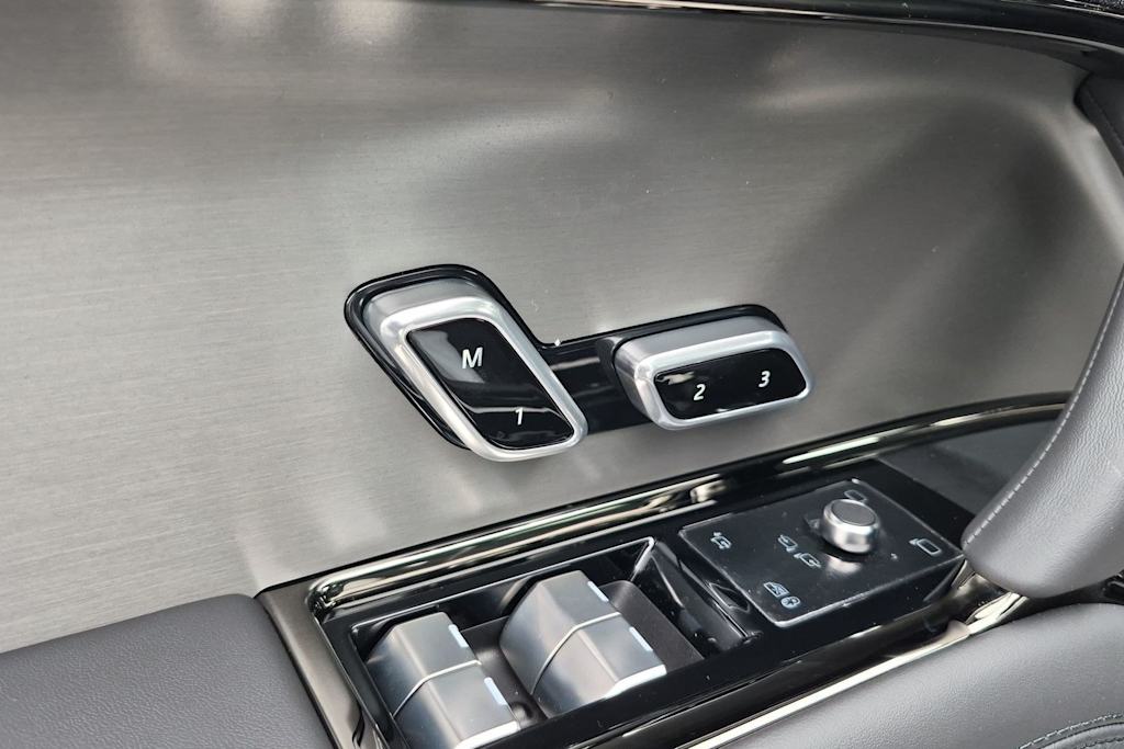 Thumbnail: 2026 Land Rover Range Rover Sport - 25
