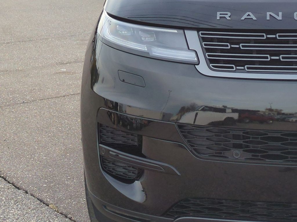 Thumbnail: 2023 Land Rover Range Rover Sport - 7