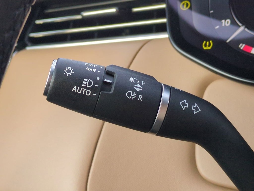 Thumbnail: 2023 Land Rover Range Rover Sport - 33