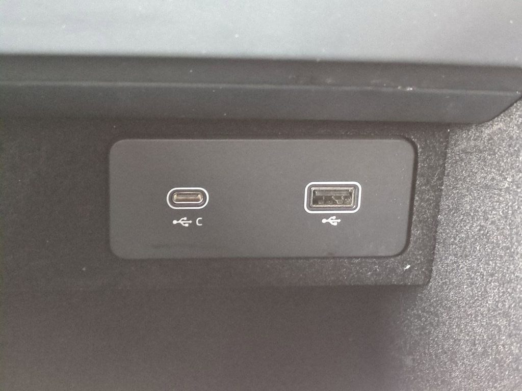 Thumbnail: 2023 Land Rover Range Rover Sport - 37