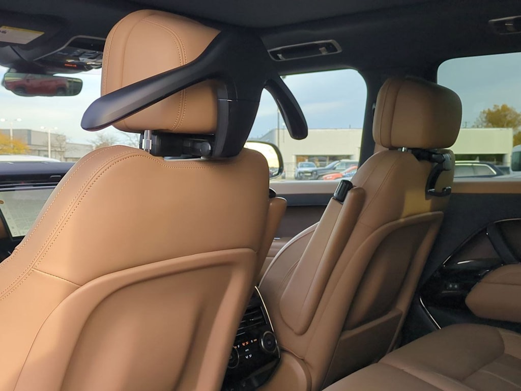 Thumbnail: 2023 Land Rover Range Rover Sport - 12