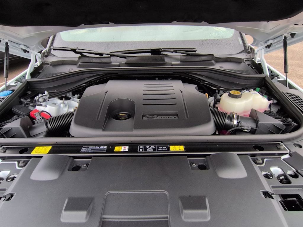 Thumbnail: 2026 Land Rover Range Rover Sport - 9