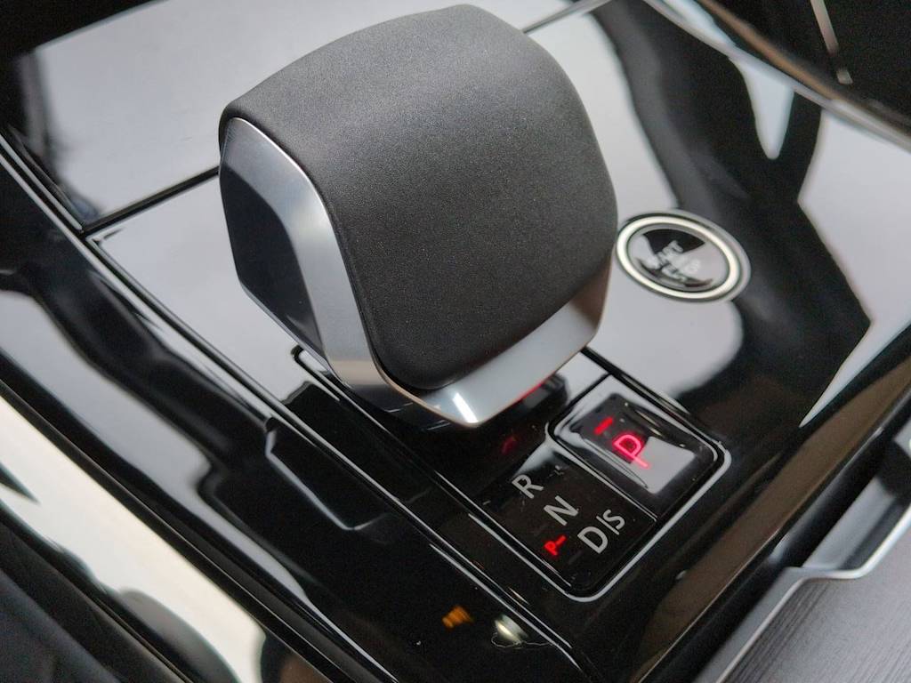 Thumbnail: 2026 Land Rover Range Rover Sport - 38