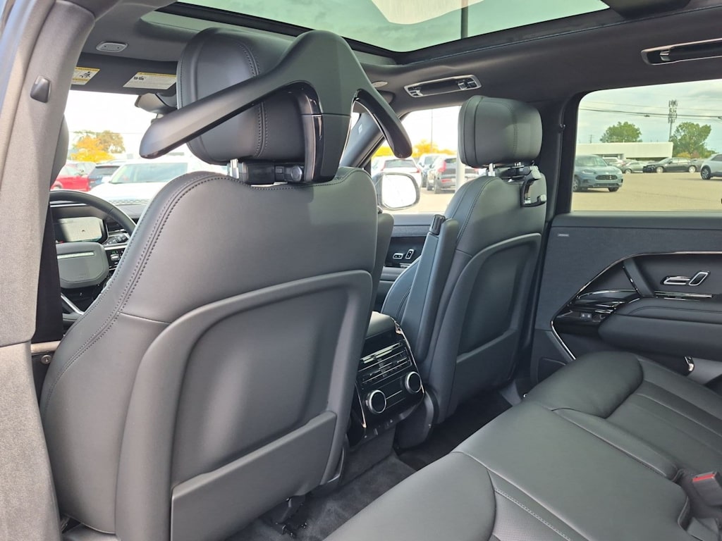 Thumbnail: 2027 Land Rover Range Rover Sport - 13