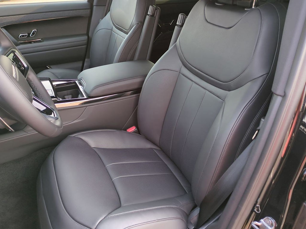 2025 Land Rover Range Rover Sport SE 9