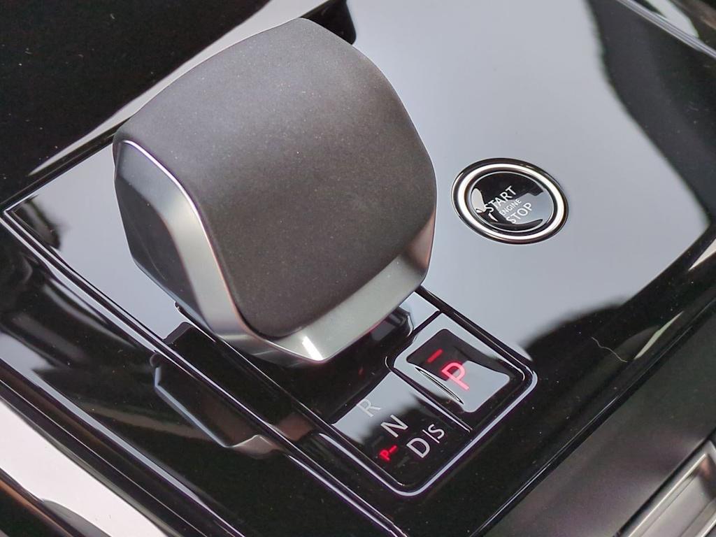 2025 Land Rover Range Rover Sport SE 35