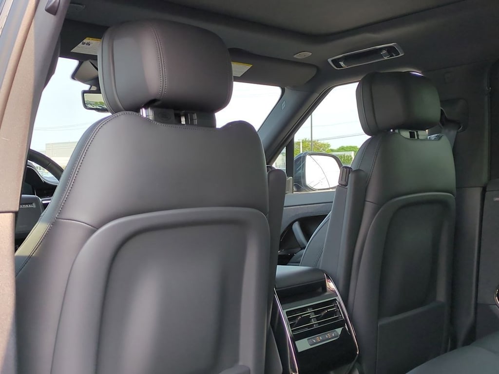 2025 Land Rover Range Rover Sport SE 16