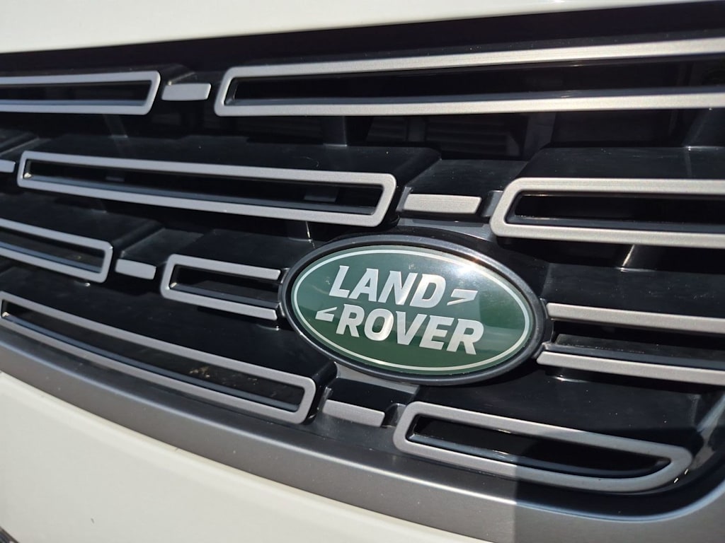 Thumbnail: 2025 Land Rover Range Rover Sport - 7