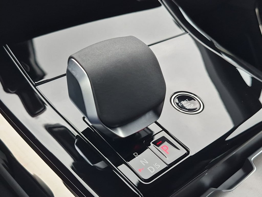Thumbnail: 2026 Land Rover Range Rover Sport - 34