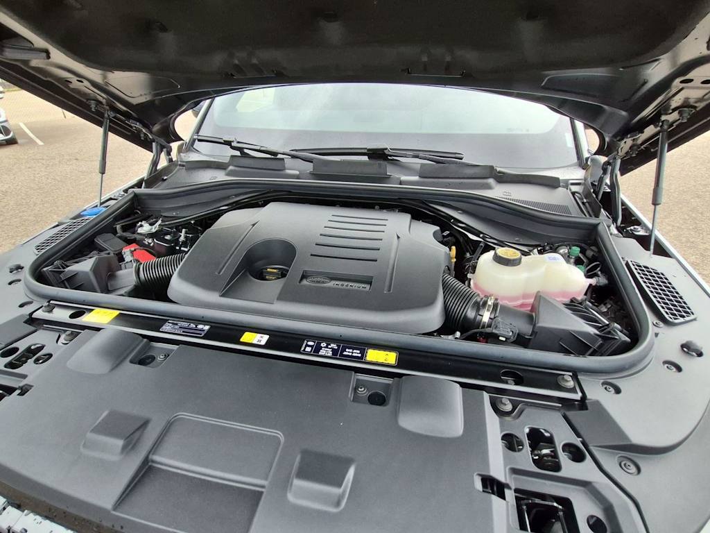 Thumbnail: 2026 Land Rover Range Rover Sport - 9