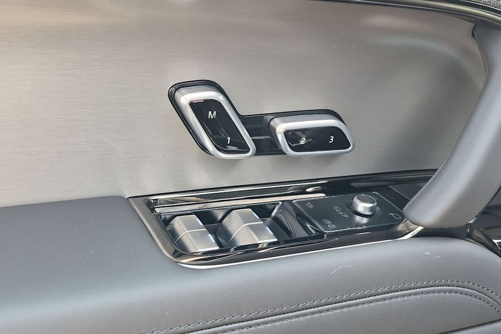 Thumbnail: 2026 Land Rover Range Rover Sport - 25
