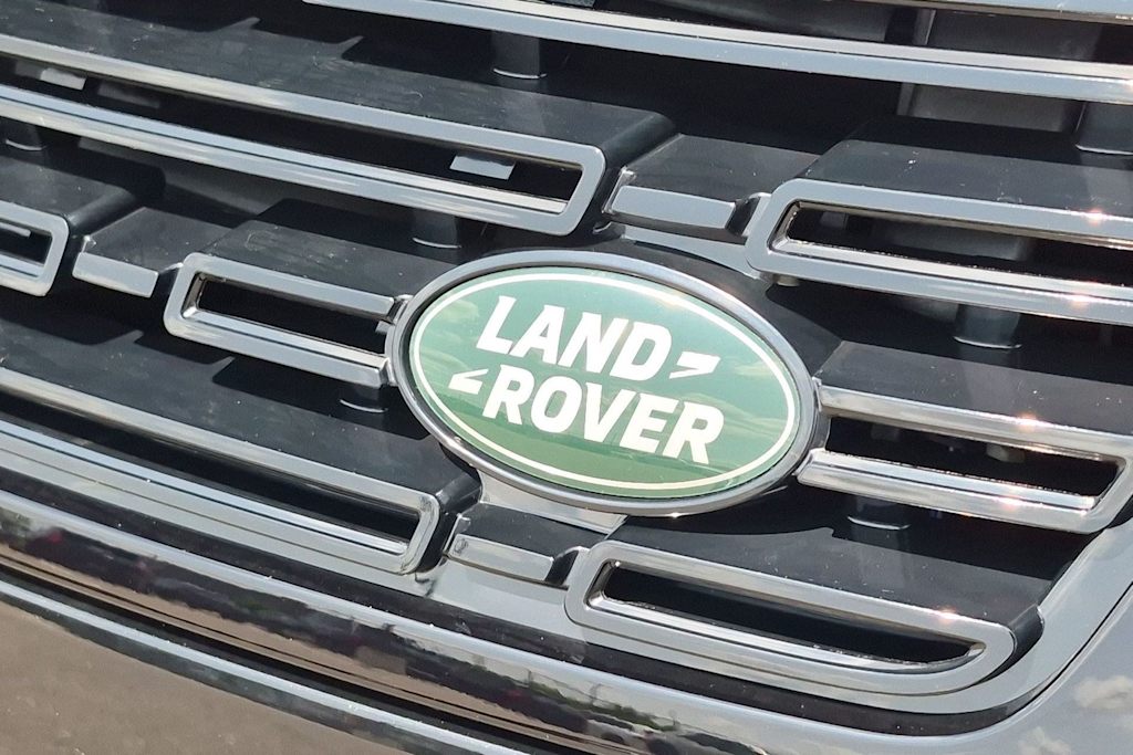 Thumbnail: 2026 Land Rover Range Rover Sport - 7