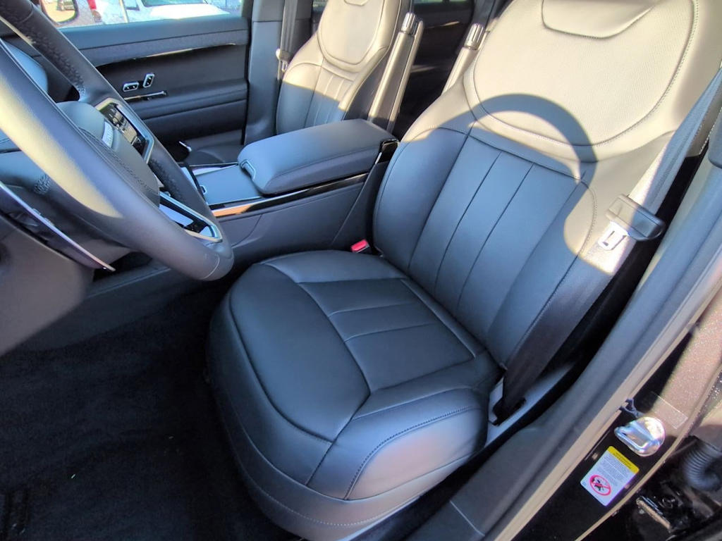 Thumbnail: 2026 Land Rover Range Rover Sport - 11