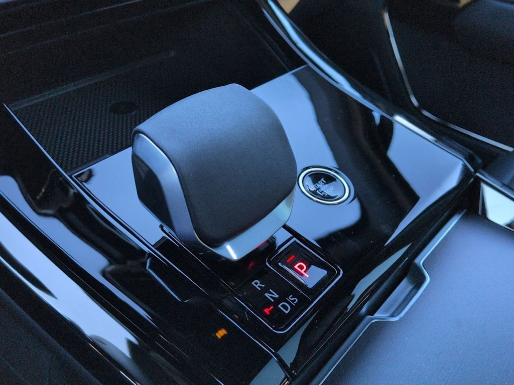 Thumbnail: 2026 Land Rover Range Rover Sport - 37