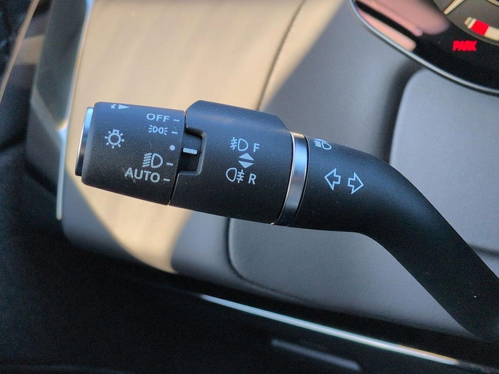 Thumbnail: 2026 Land Rover Range Rover Sport - 32