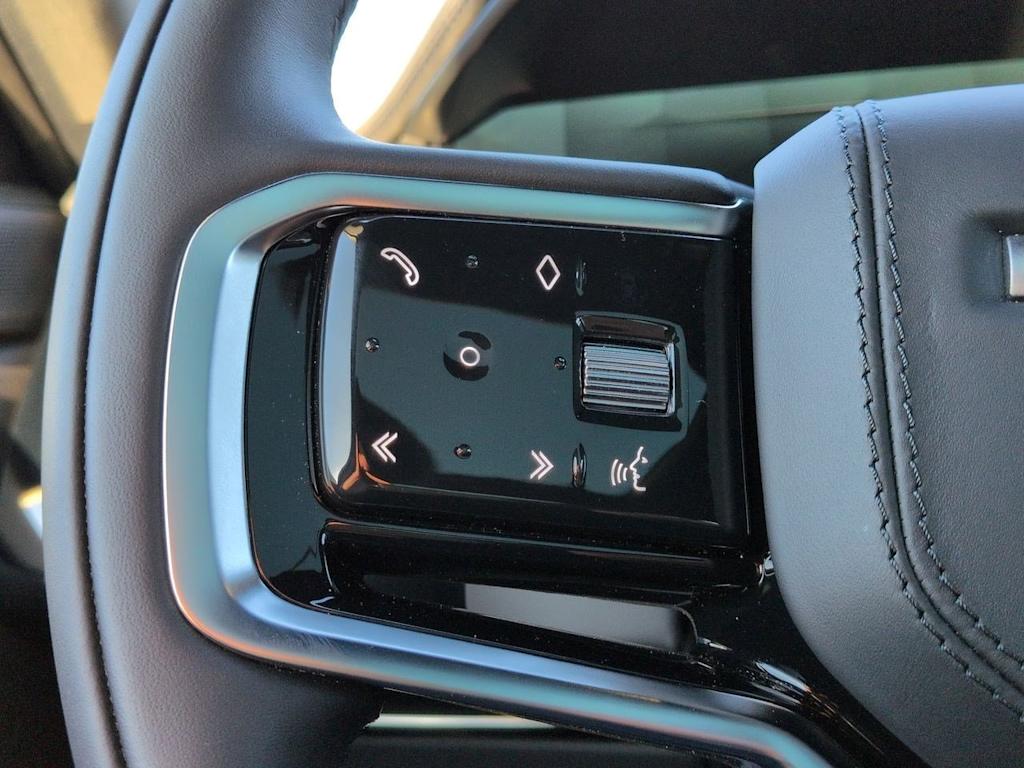 Thumbnail: 2026 Land Rover Range Rover Sport - 29