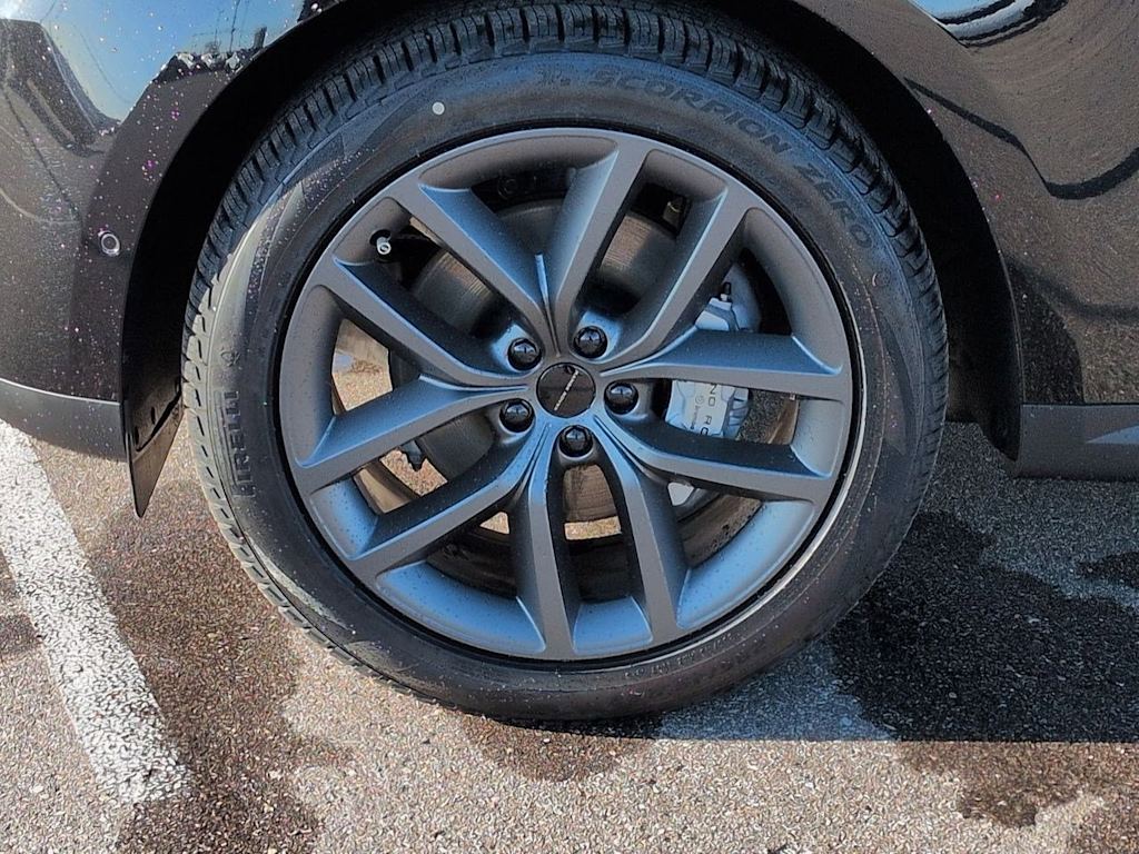 Thumbnail: 2026 Land Rover Range Rover Sport - 8