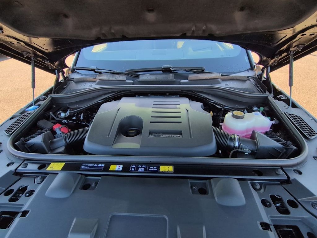 Thumbnail: 2026 Land Rover Range Rover Sport - 9