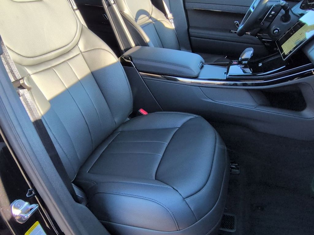 Thumbnail: 2026 Land Rover Range Rover Sport - 28