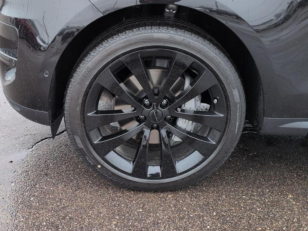 Thumbnail: 2026 Land Rover Range Rover Sport - 8