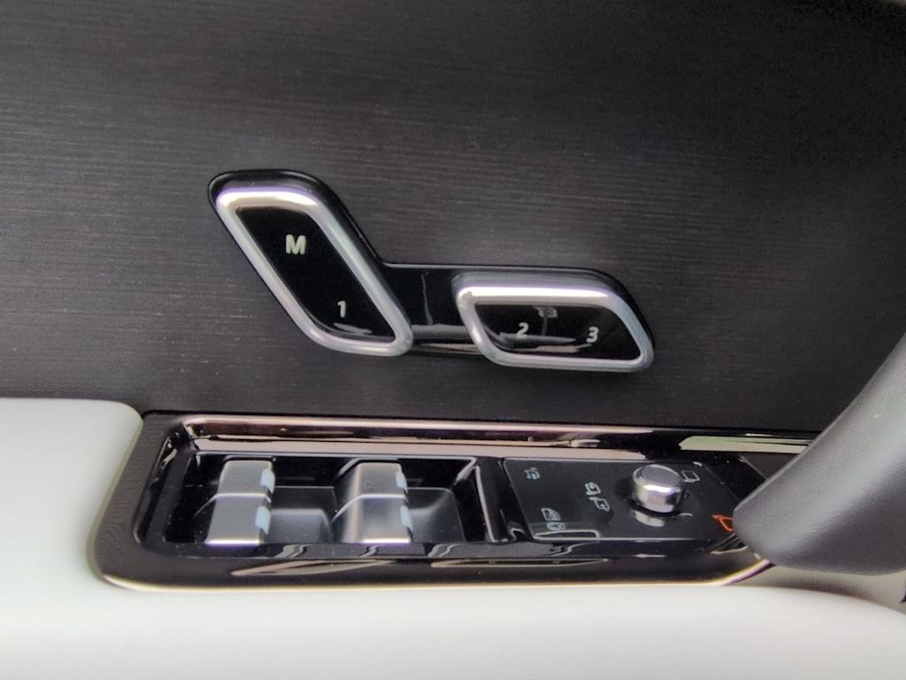 Thumbnail: 2026 Land Rover Range Rover Sport - 25