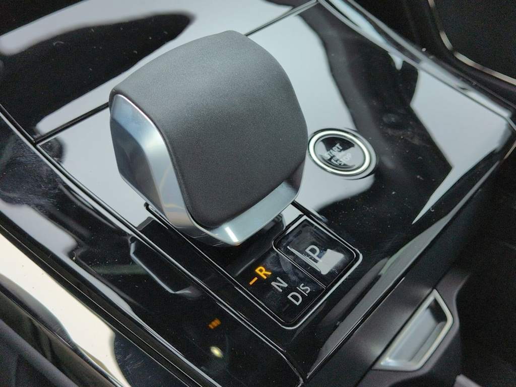 Thumbnail: 2026 Land Rover Range Rover Sport - 36