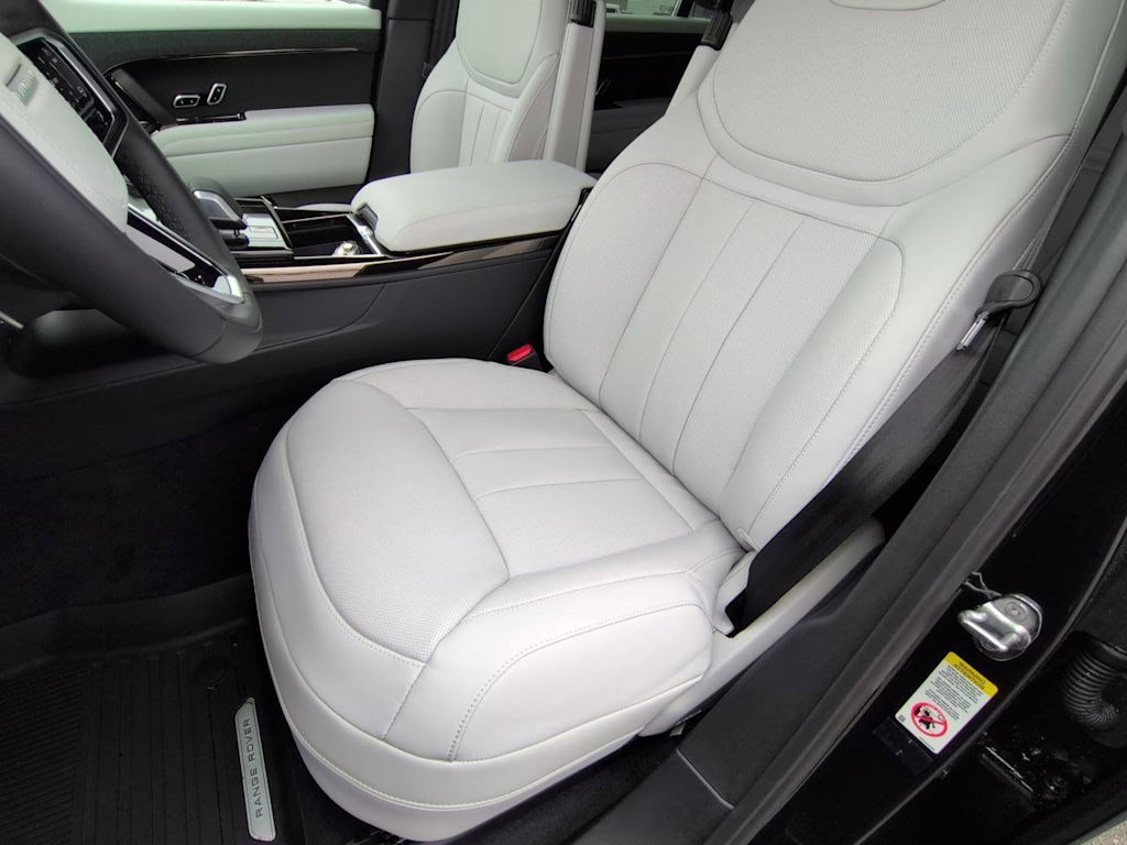 Thumbnail: 2026 Land Rover Range Rover Sport - 11