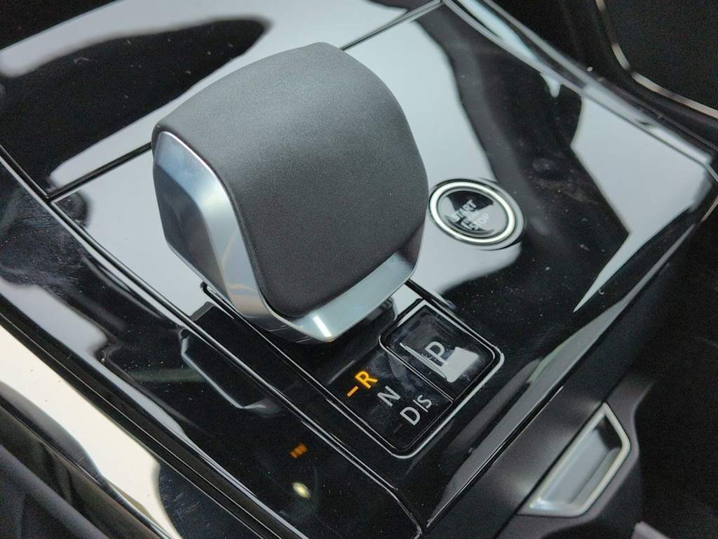 Thumbnail: 2026 Land Rover Range Rover Sport - 36