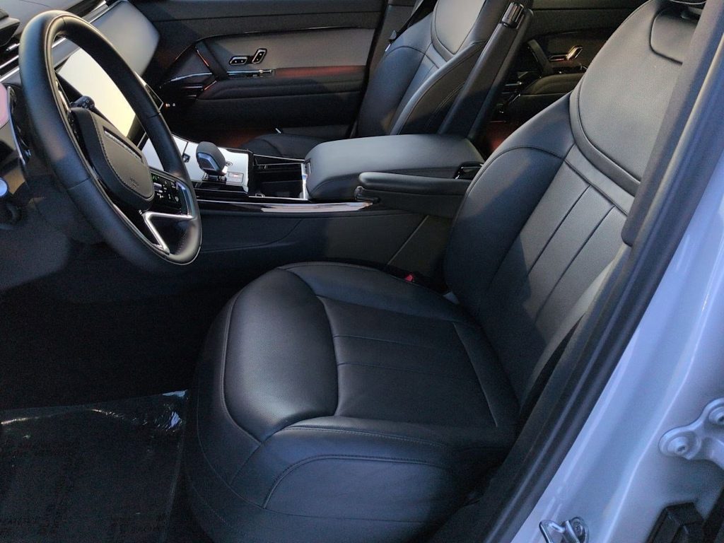 Thumbnail: 2024 Land Rover Range Rover Sport - 11