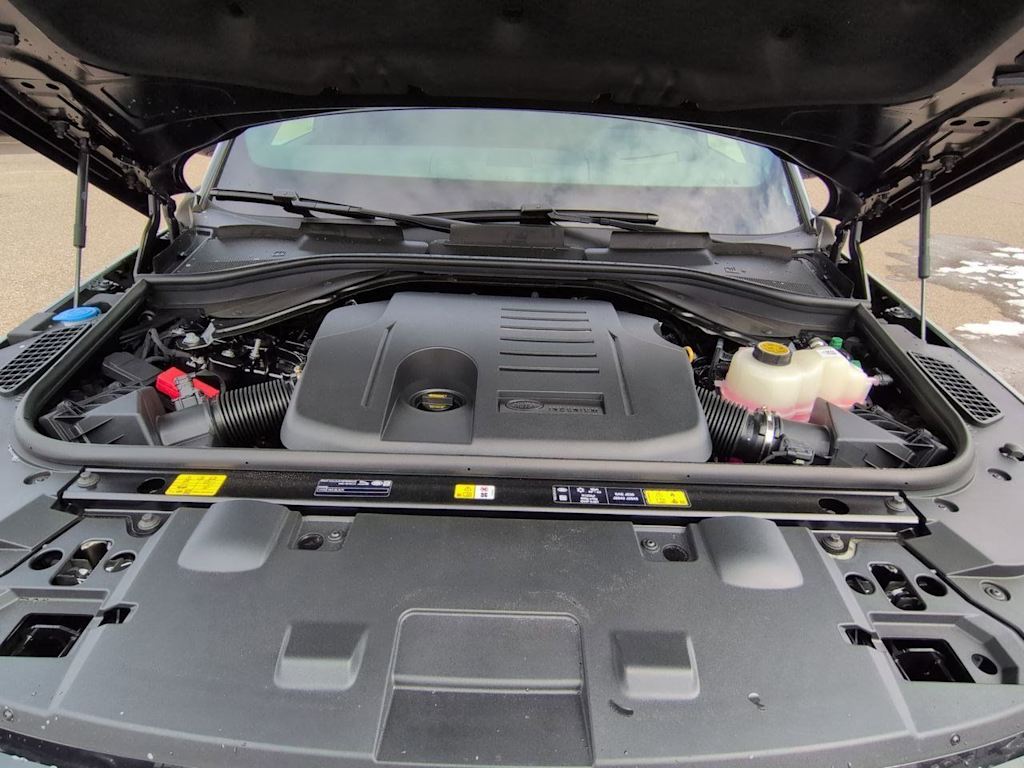 Thumbnail: 2026 Land Rover Range Rover Sport - 9