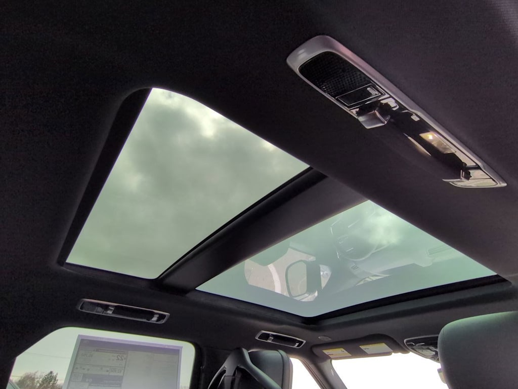 Thumbnail: 2026 Land Rover Range Rover Sport - 28