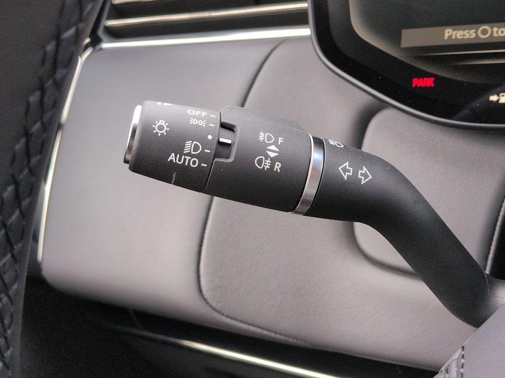 Thumbnail: 2026 Land Rover Range Rover Sport - 18