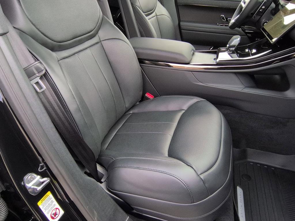 Thumbnail: 2026 Land Rover Range Rover Sport - 29