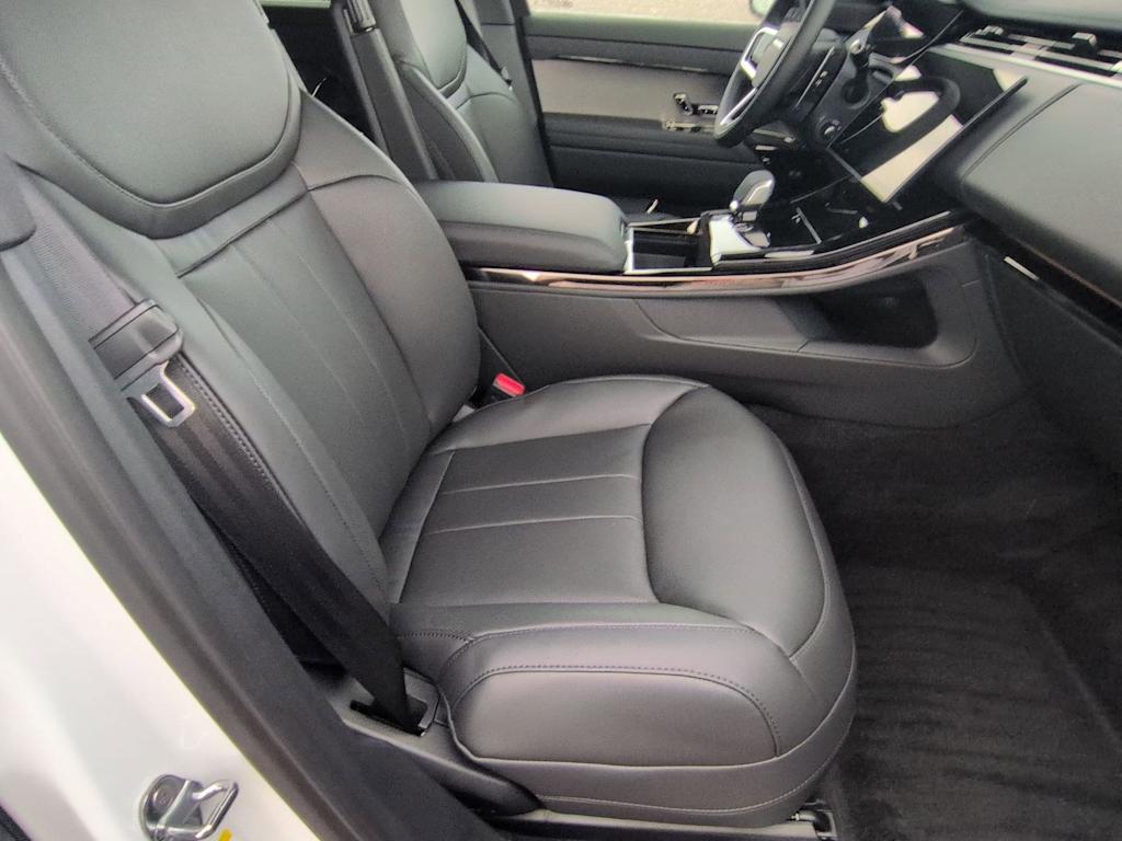 Thumbnail: 2026 Land Rover Range Rover Sport - 11