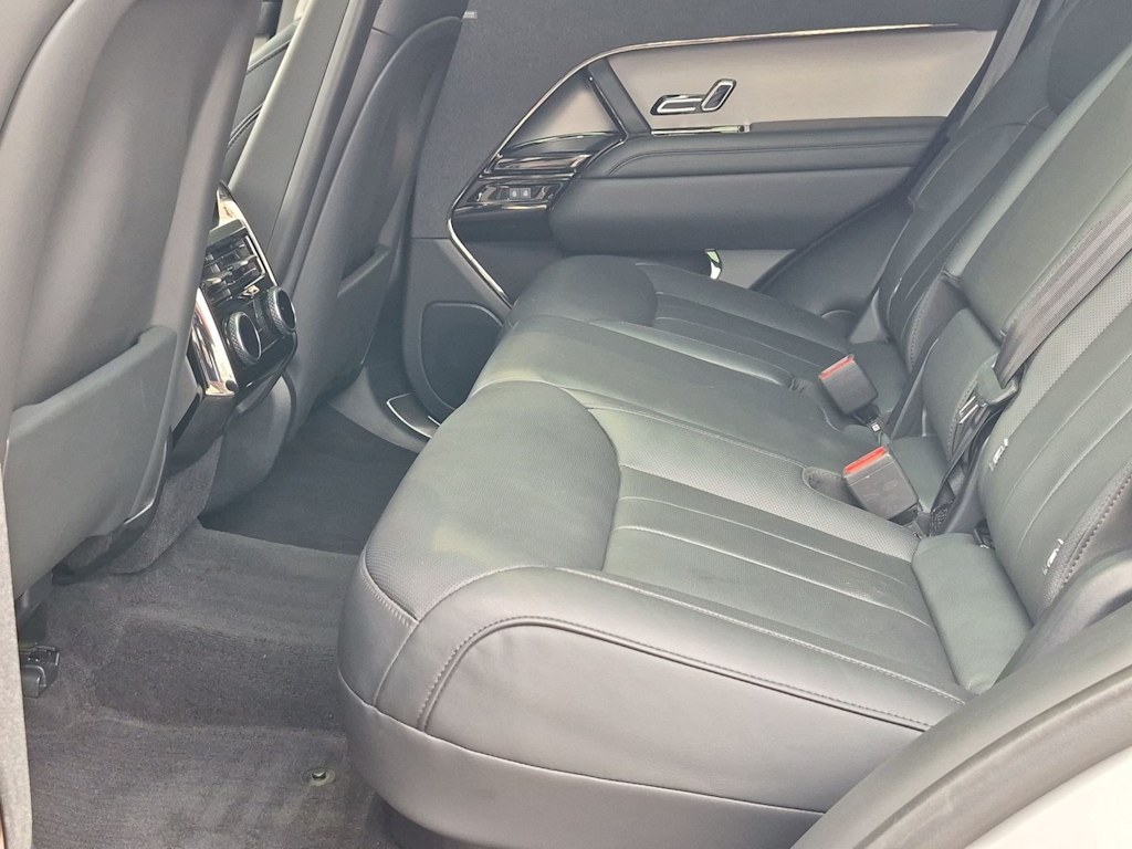 Thumbnail: 2025 Land Rover Range Rover Sport - 18