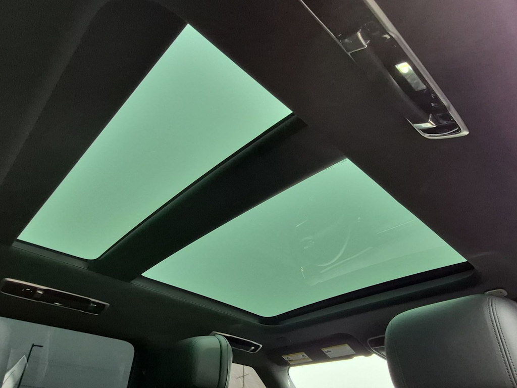 Thumbnail: 2025 Land Rover Range Rover Sport - 20