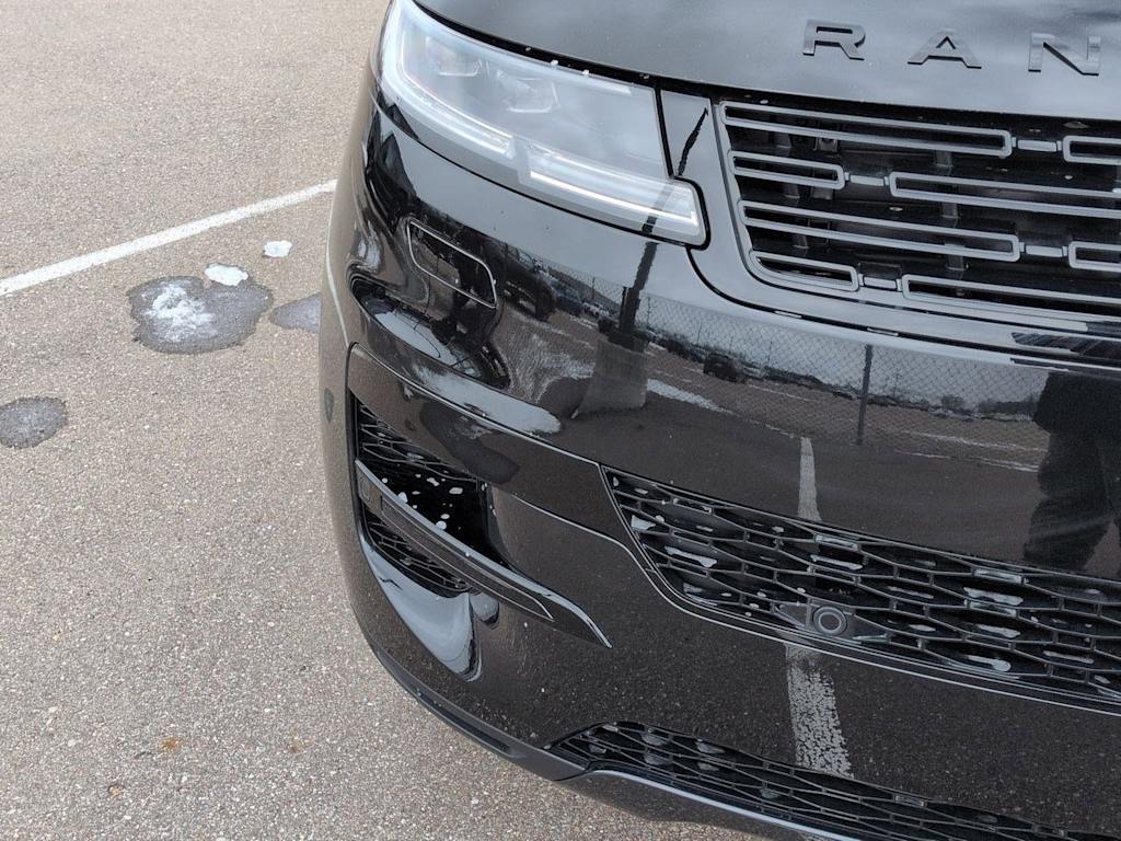 Thumbnail: 2026 Land Rover Range Rover Sport - 7