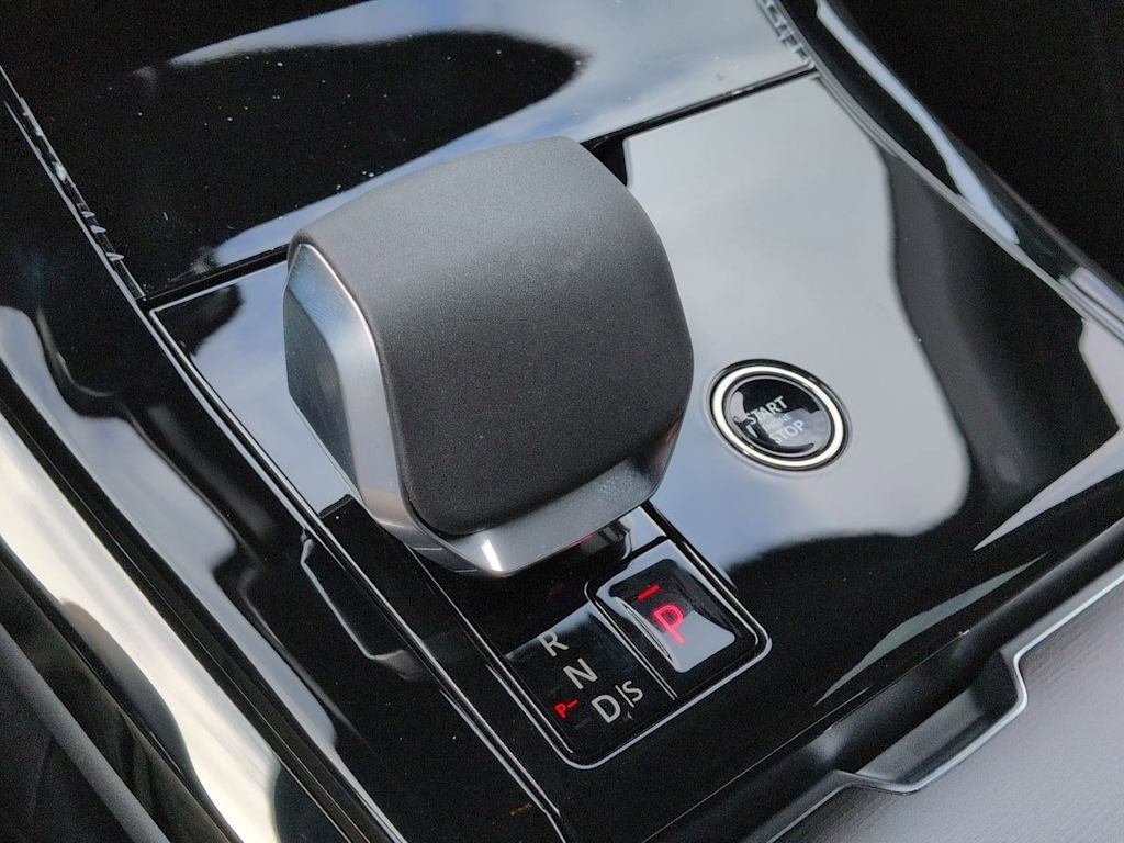 Thumbnail: 2026 Land Rover Range Rover Sport - 16