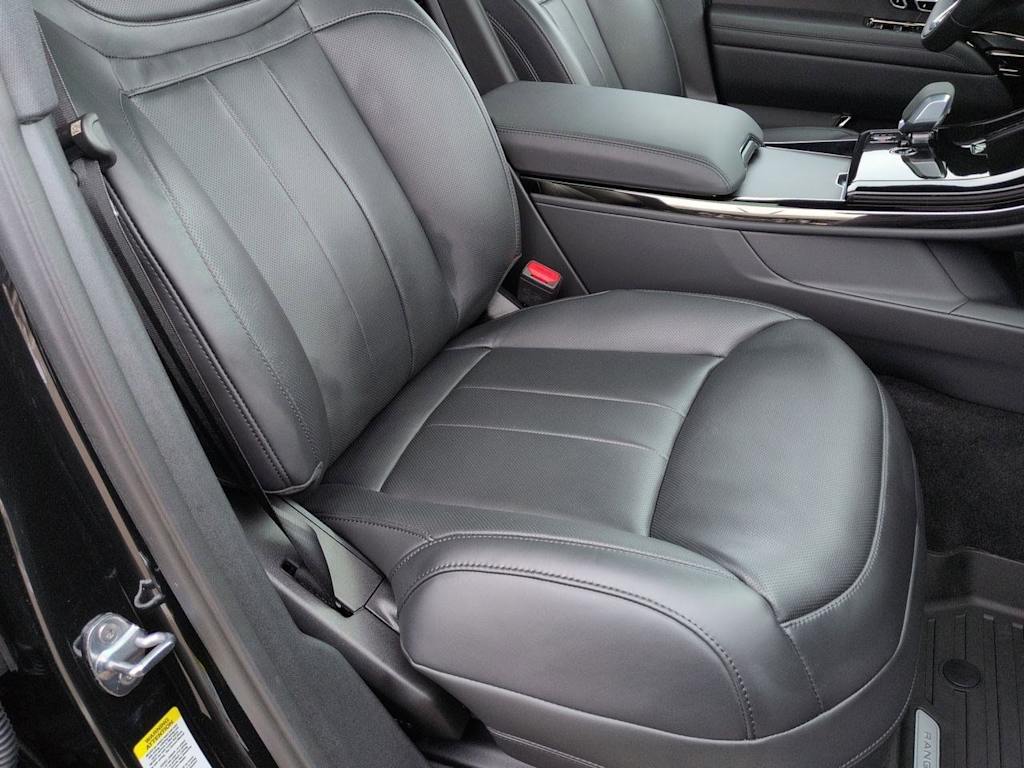 Thumbnail: 2026 Land Rover Range Rover Sport - 12