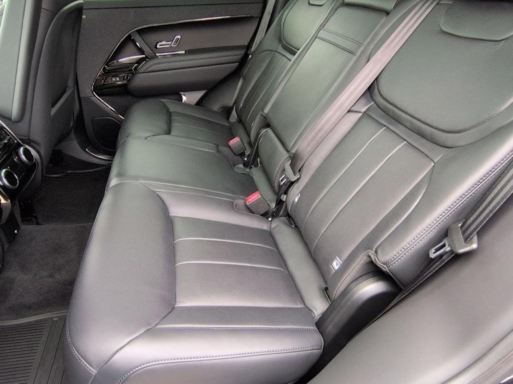 Thumbnail: 2026 Land Rover Range Rover Sport - 28