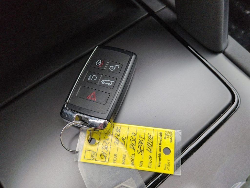 Thumbnail: 2025 Land Rover Discovery Sport - 37